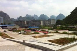 �ӳ���������У